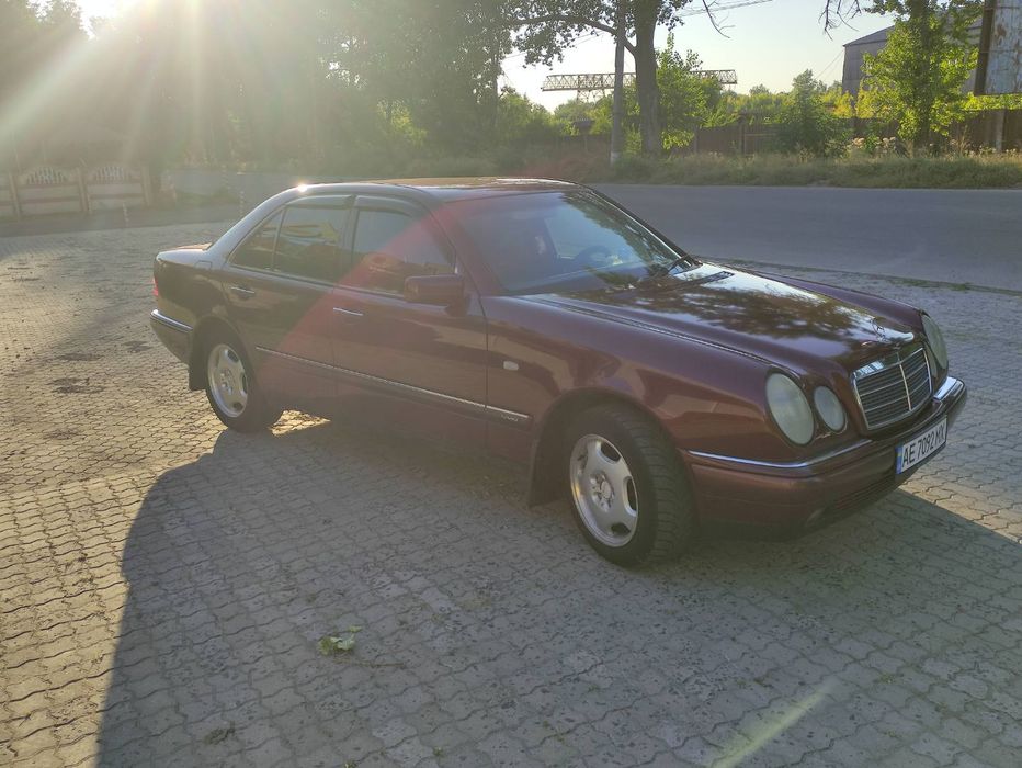 Гарний Мерс w210 бензин 2.0 (обмен на недвижимость)