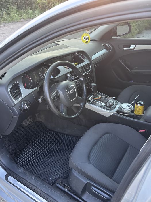 Audi a4b8 avant.