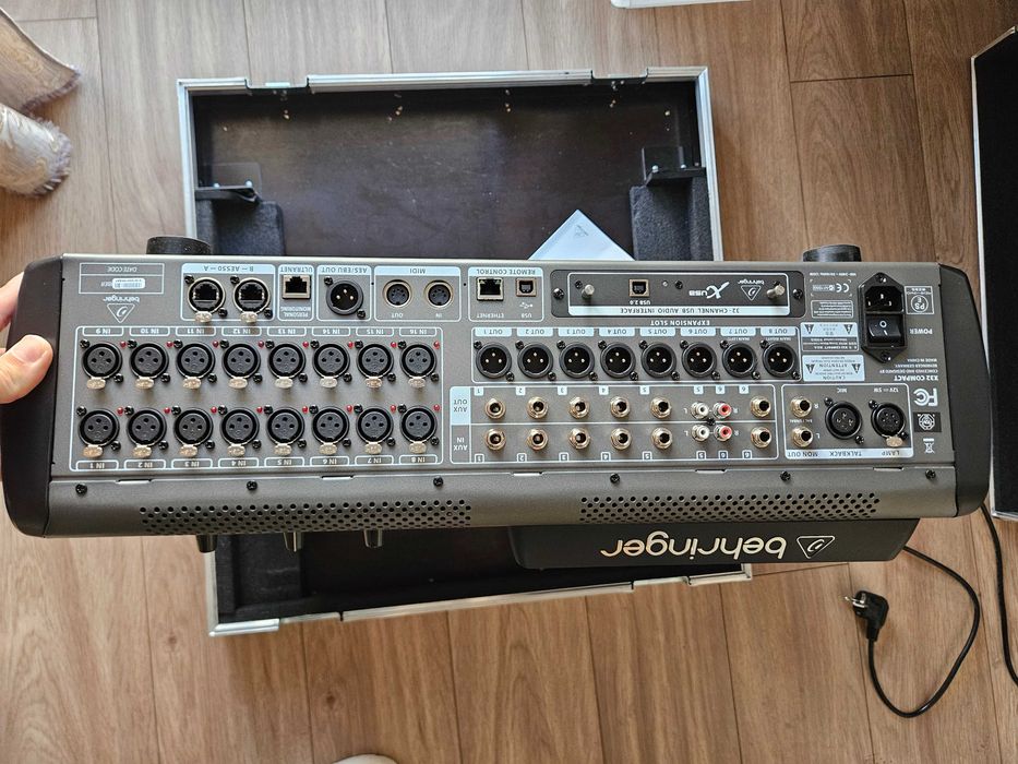 Behringer x32 Compact (Producer, Full)