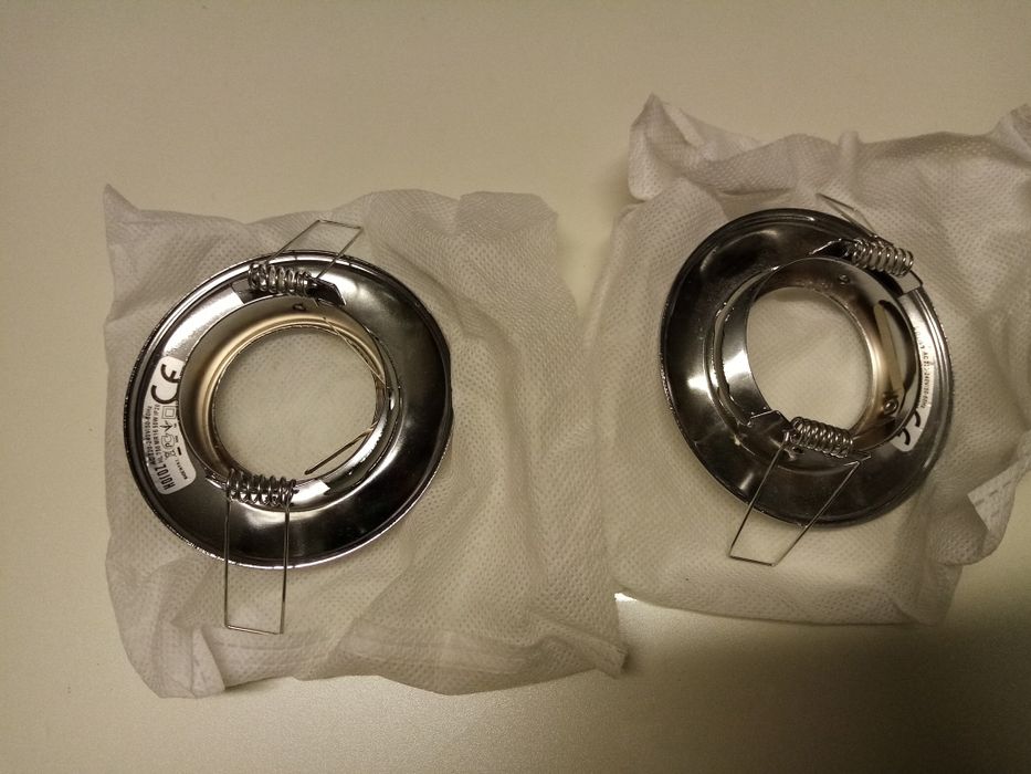 Oprawki do halogenów