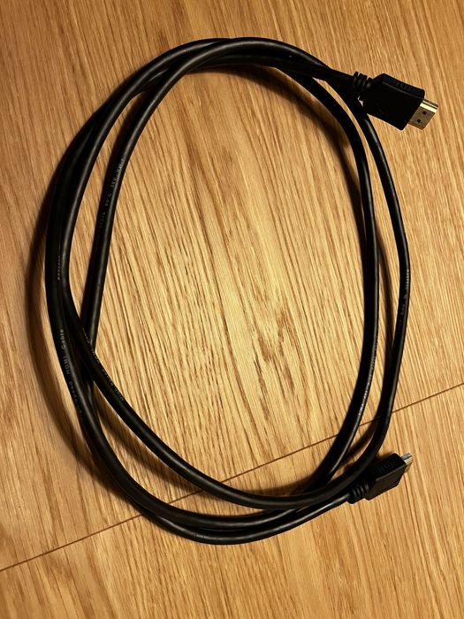 2x kabel HDMI, MiniJack adapter HDMI-VGa, 2x adapter MiniJack - USB C, kabel zasilający, Vgate Icar 2 BT 3.0, Yeelight GU10 Smart Bulb RGB