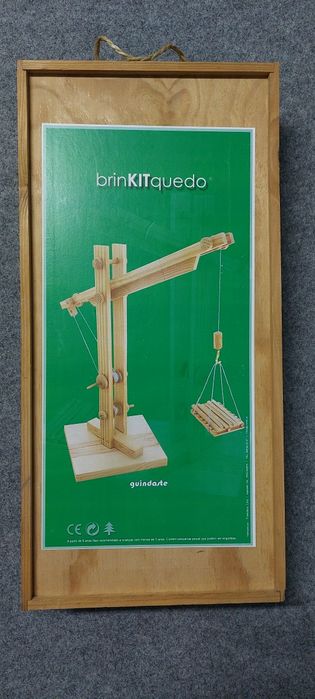 BrinKITquedo - Grua/guindaste (madeira)
