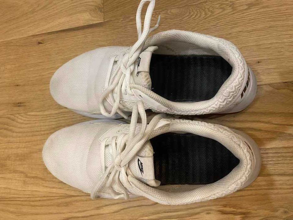 Buty NIKE r 39 białe
