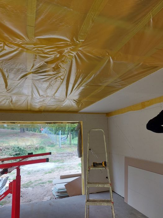 Sufity podwieszane szpahlowanie