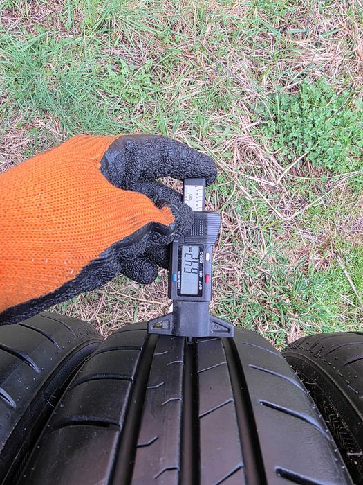 Opony letnie klasy średniej FALKEN 165/60/14 ok. 6,5 mm 2021 r