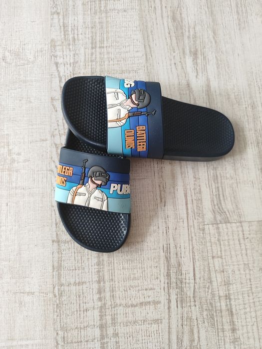 Шлепанцы на мальчика.