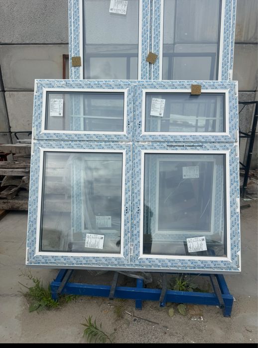 Okno biale 160x177 3 szybowe ciepla ramka