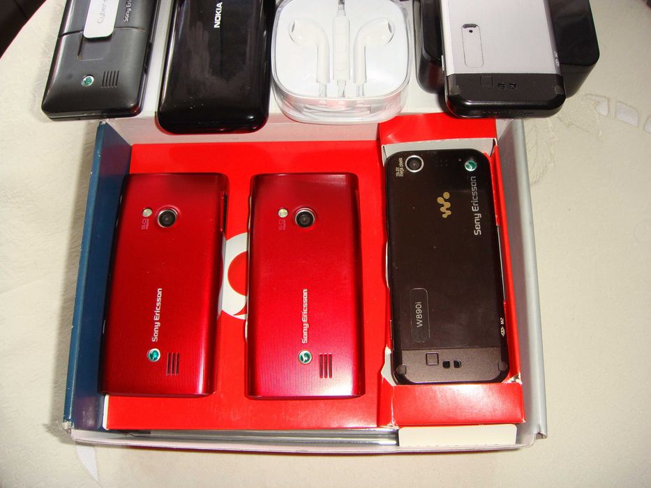 Paczka  Telefonów  ,,, Nokia / Dual  i  Sony - Eriksony