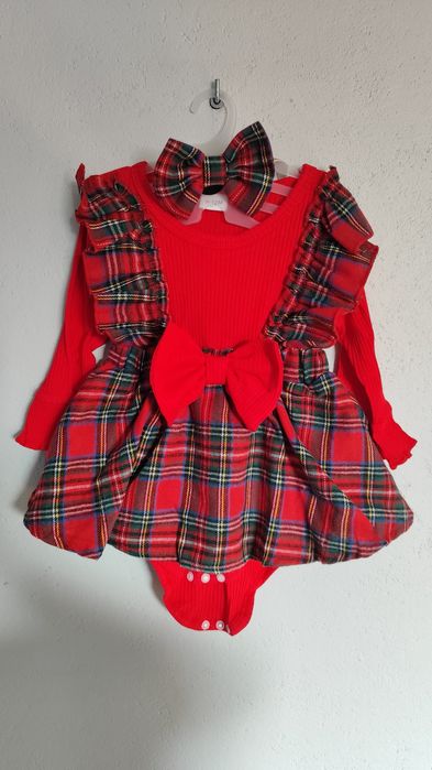 sukienki z body 9-12 miesięcy