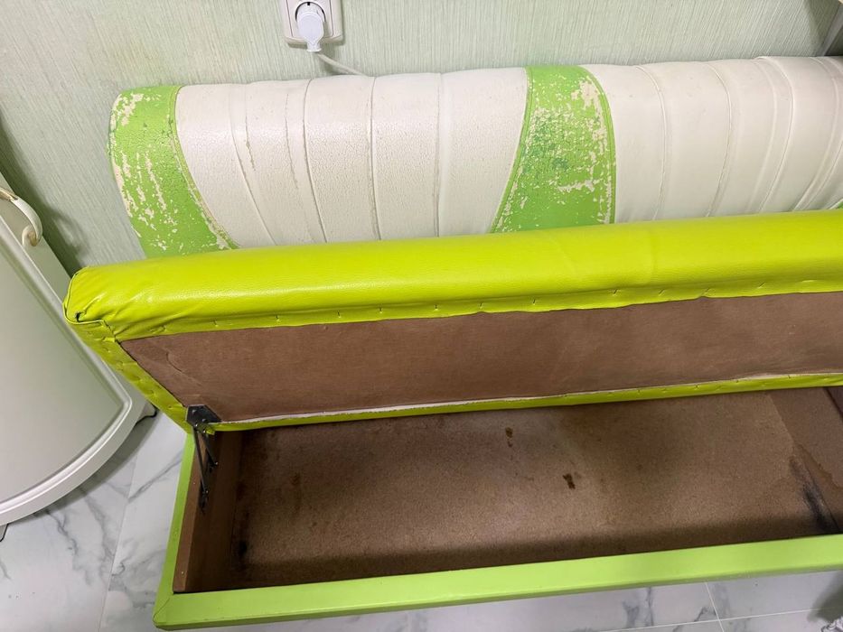 Диван, уголок( на кухню, балкон, в беседку, на дачу)