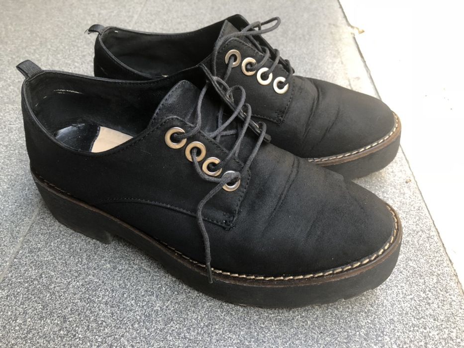 Calçado de mulher stradivarius nr 38