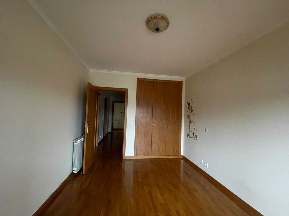 Apartamento T2 com Garagem Box em Mozelos