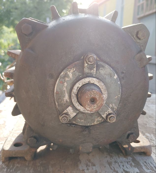 Электродвигатель АО32-4 (СССР)