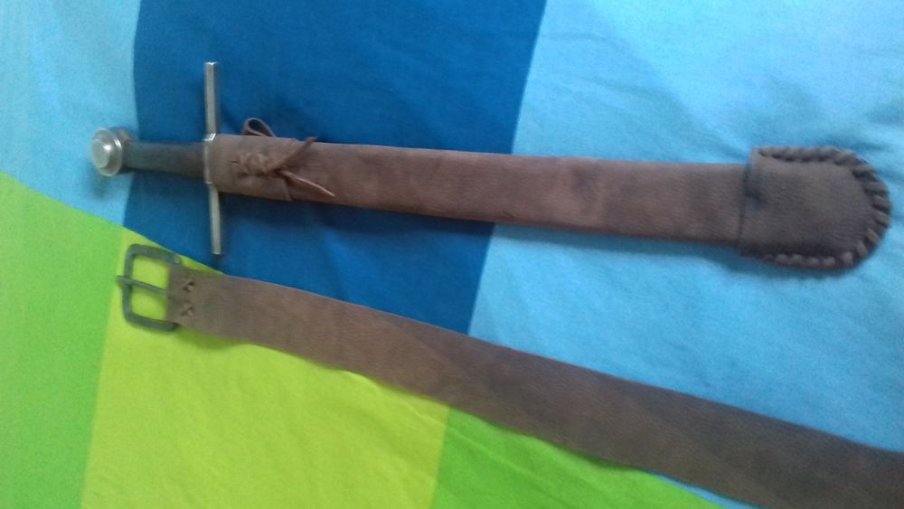 Bainha para espada nova