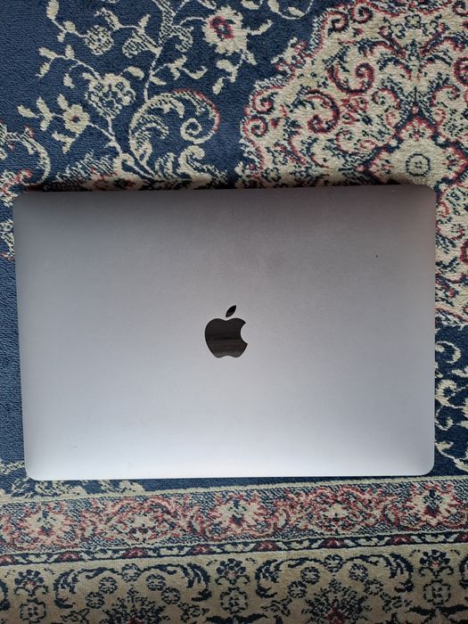 MacBook Pro 13 calowy