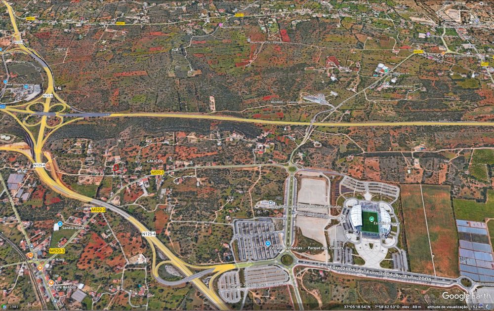 Prédio rústico com 620 m2 - junto ao Estádio do Algarve