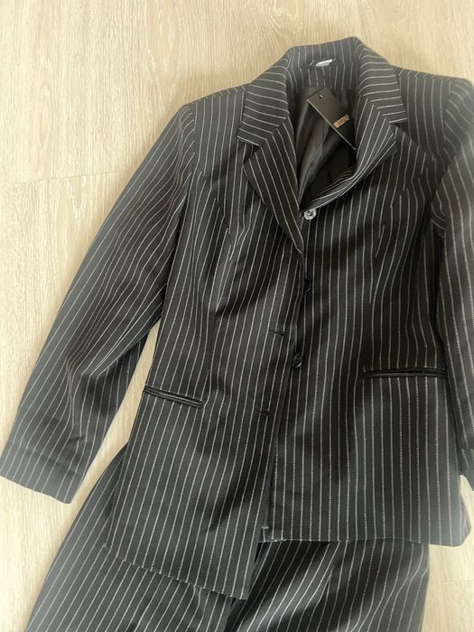 Продам костюм (новий)