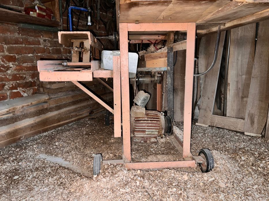 Деревообробний станкок