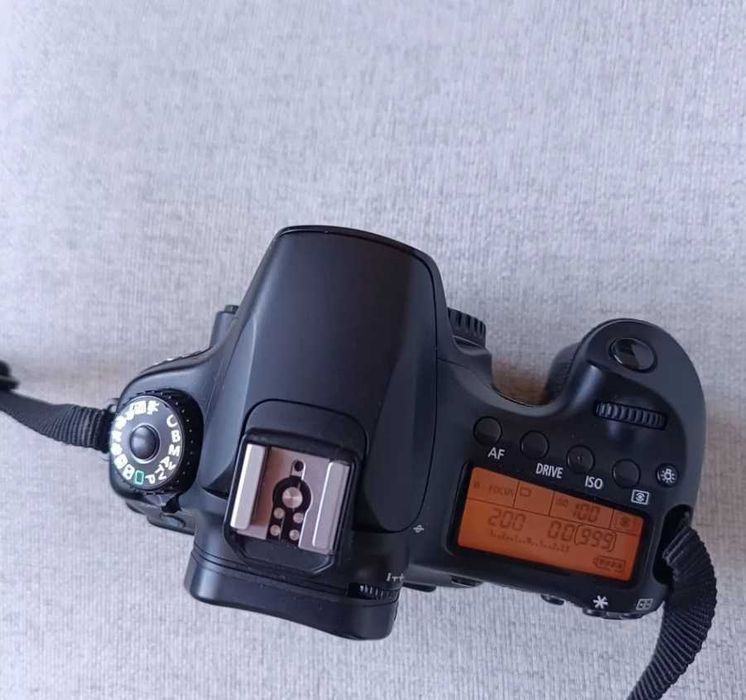 Canon EOS 60D   .