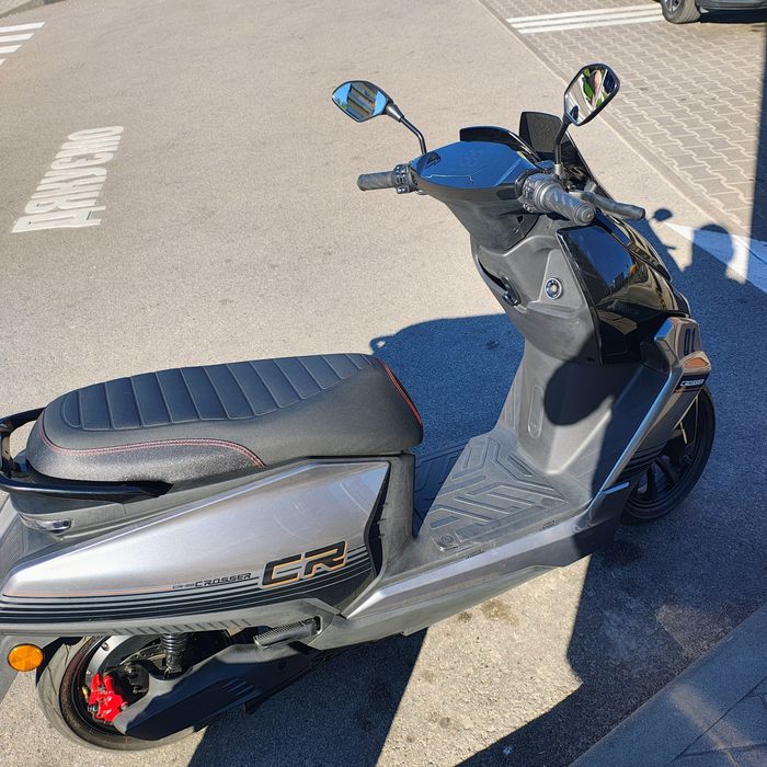 Продаю Скутер cr22