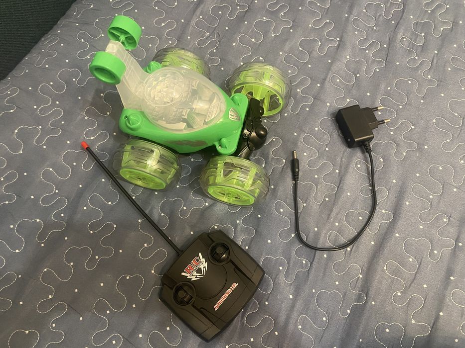 Трюковая машина перевертыш на радио управлении