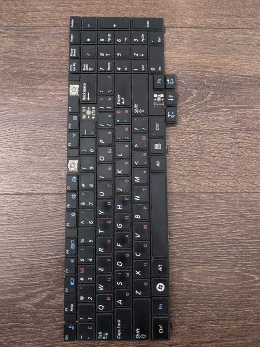 Ноутбук Samsung RV508 15.6" на деталі