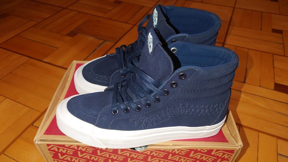 Продам новые Vans 40  размер