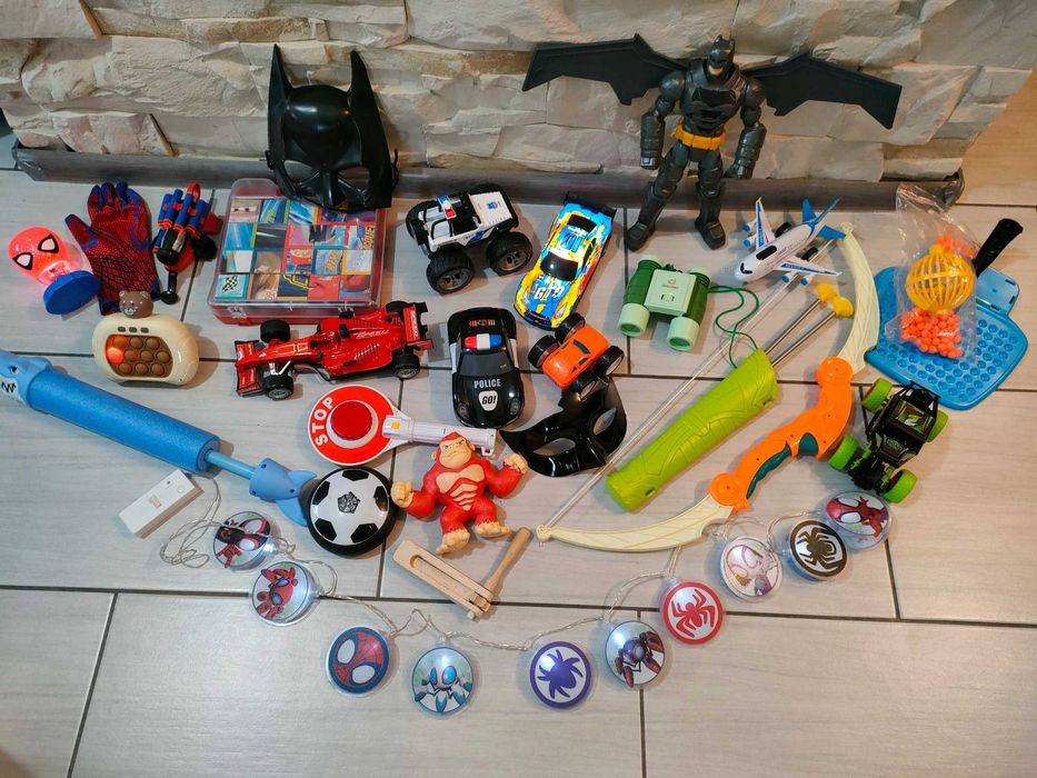 Duży zestaw zabawek dla chłopca