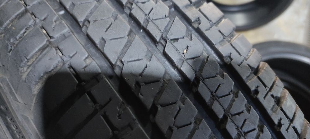 Pneus 195/80/15 novos e semi novos