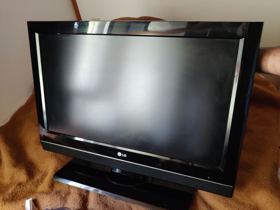 LG 32” LCD TV – Excelente estado