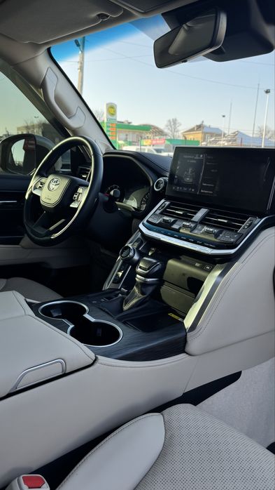 Toyota Land Cruiser Тойота 300 Premium 2022 р 3,3 дизель 10АКПП
