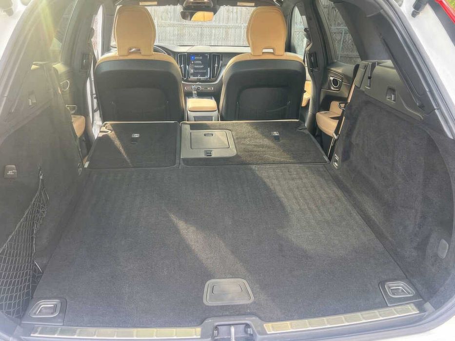 Volvo XC60 T5 Momentum      2020