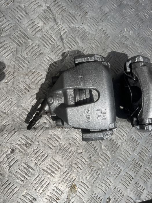 Суппорт передний Форд си мах ford c-max c max год 07