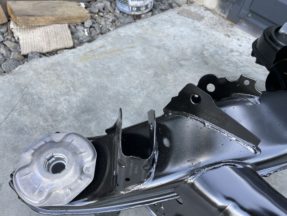 Балка подрамник original W212 W204 W205 W213 мерседес Mercedes підрамник новий е клас ц клас