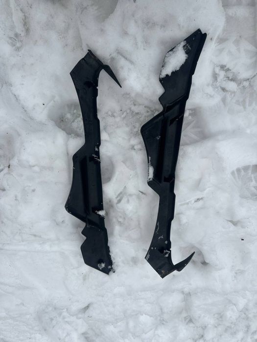 Направляючі повітря бампера  Audi A8  S8 D4(комплект)4G8805285D