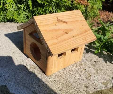 Drewniany domek dla chomika