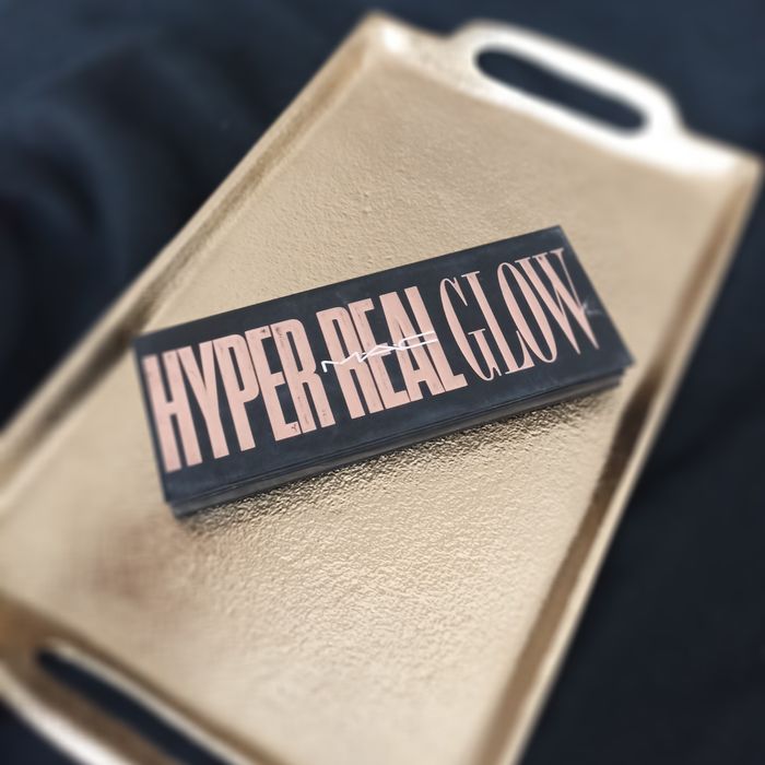 MAC Hyper Real Glow Palette Flash + Awe rozświetlacz