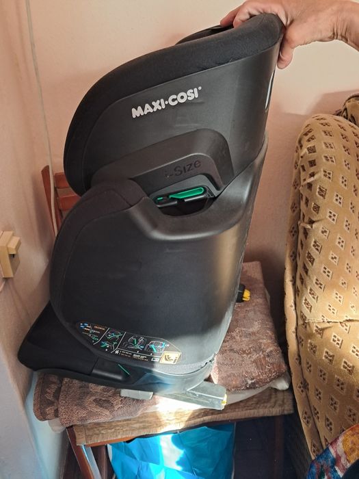 Автокрісло Крісло в машину для дитини Maxi Cosi