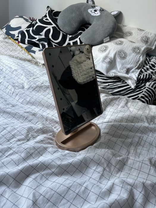 Lusterko kosmetyczne LED stojące prostokątne