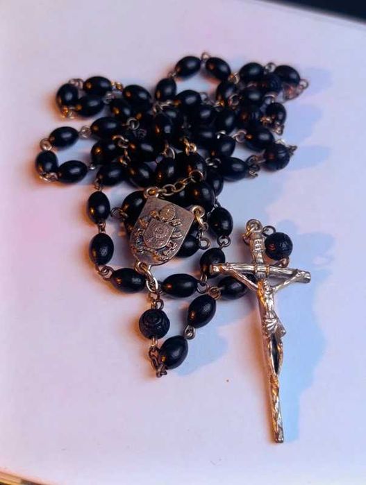 Różaniec papieski z herbem papieża Franciszka Exclusive