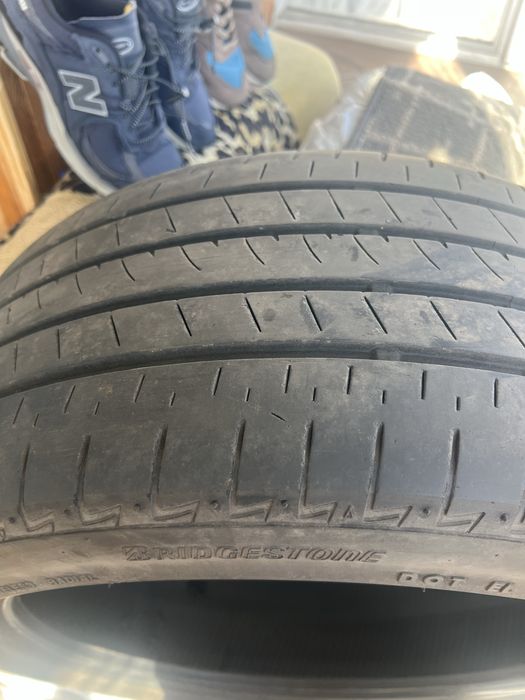 Bridgestone 235/45 18