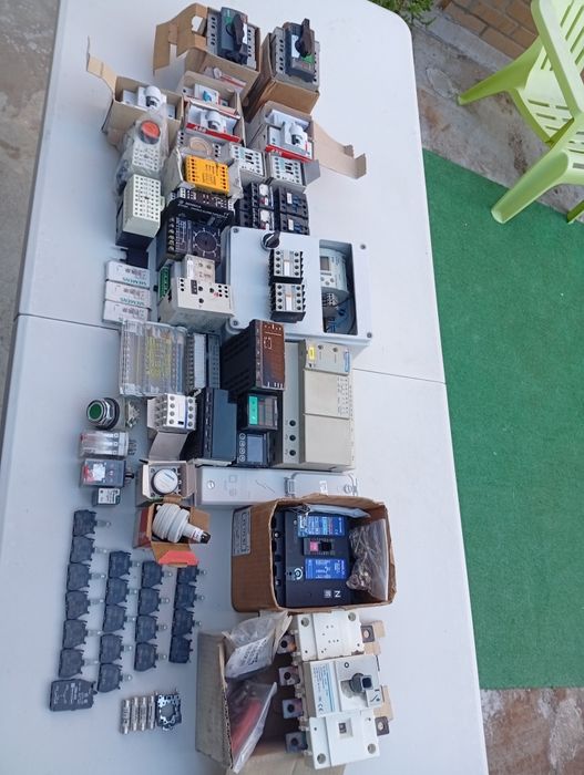 Lote de material elétrico