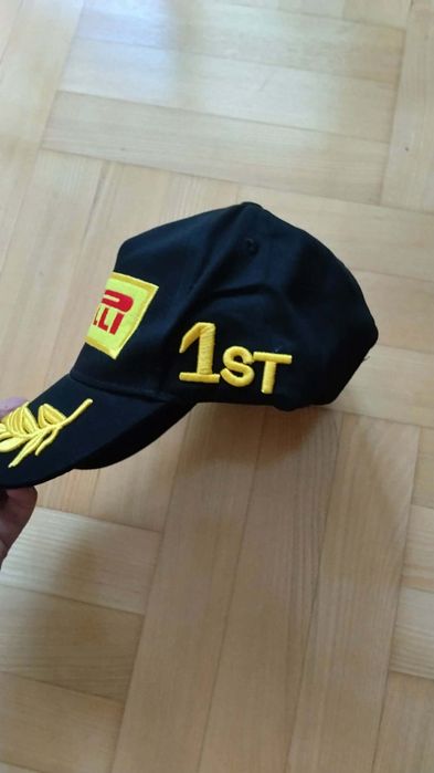 Czapka Pirelli f1
