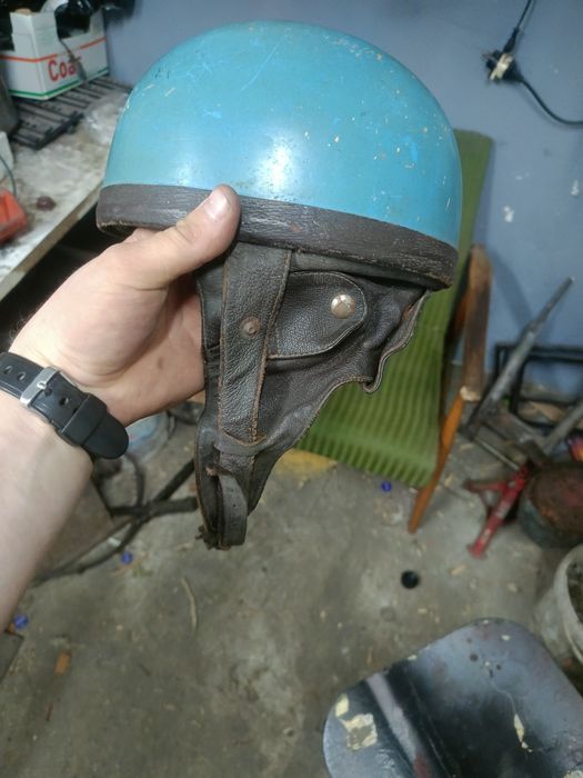 Stary PRL  kask  orzeszek  wyprzedaż garażowa kolekcji