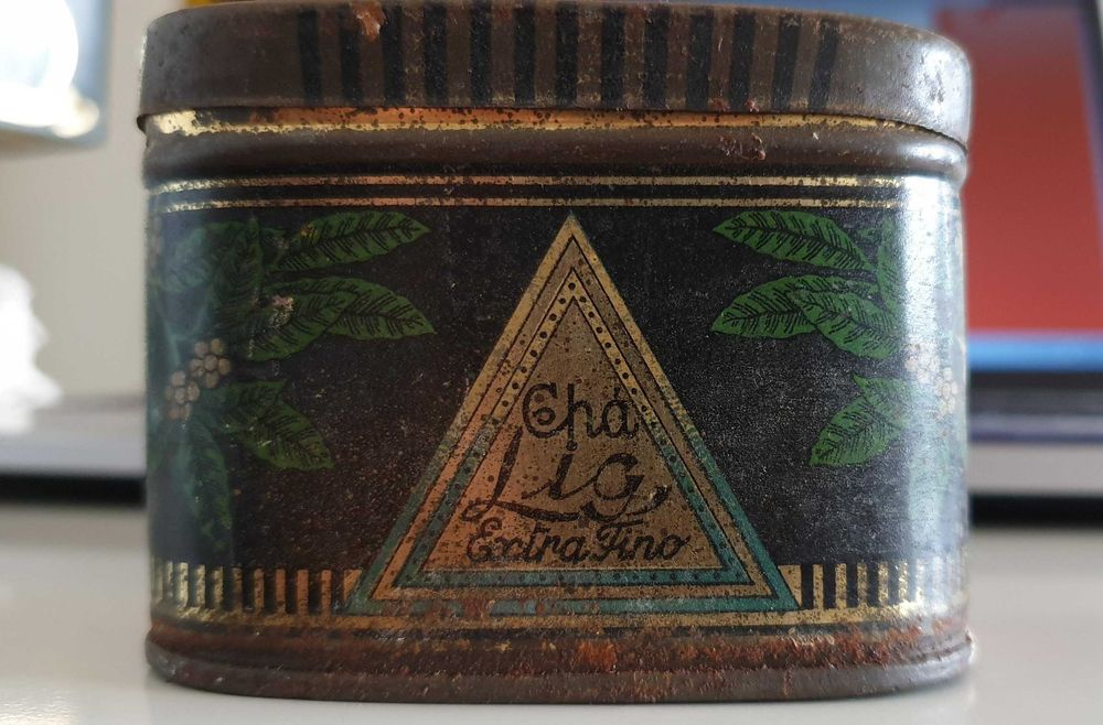 Caixa metálica de chá Lig extra fino, muito antiga 12x8,5cm. 6cm alt.