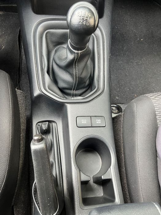 Toyota Hilux 4X4 semi-nova - Apenas 74000 km_Nunca fez TT_Pintura mate