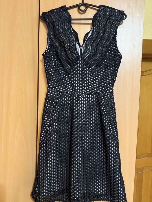 Шикарное платье Reiss