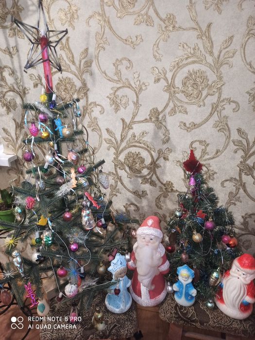 Мини-набор новогодний: ёлочка, игрушки, Дед Мороз Снегурочка, гирлянда