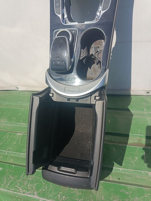 Консоль в сборі w205