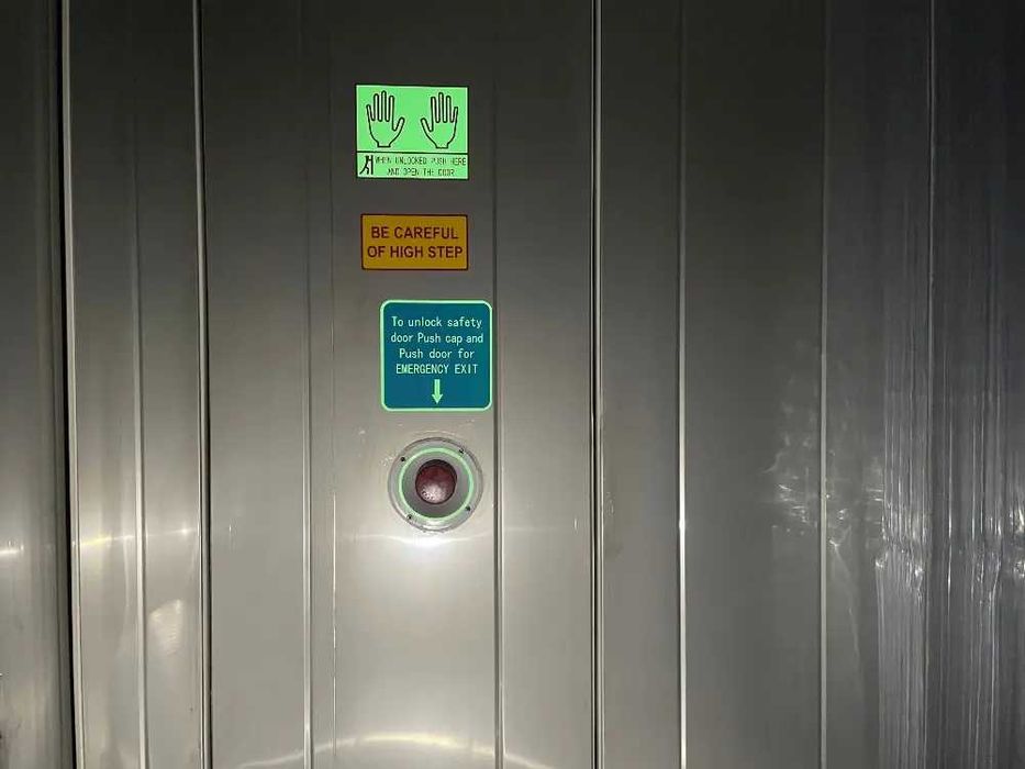 Kontener chłodnia/mroźnia CF10 wynajem płaska podłoga, kurtyna itp.